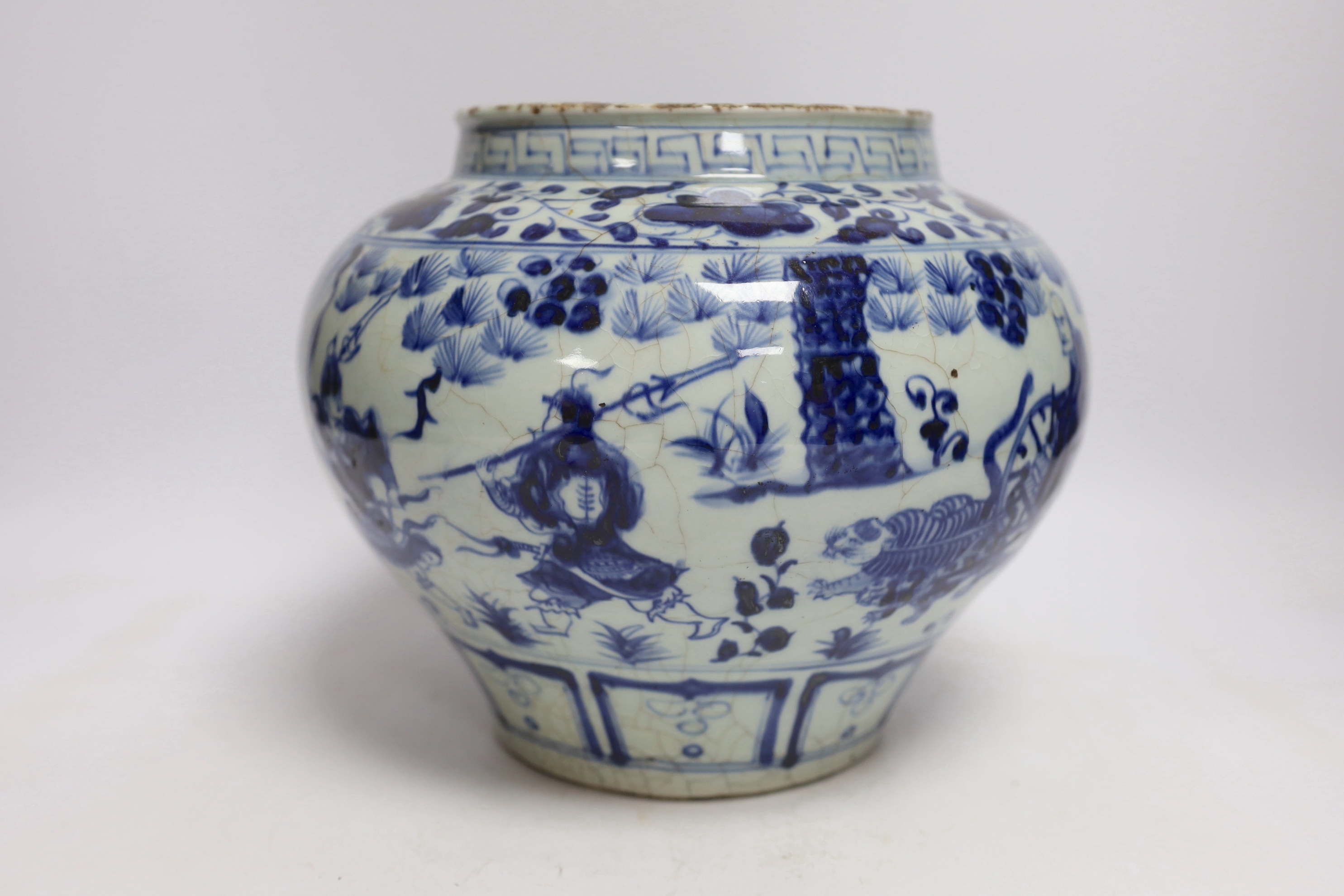 A Chinese blue and white bowl in Ming style, 22cm